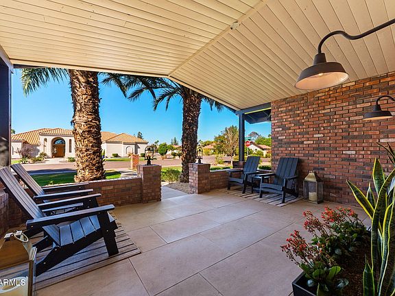 3rd image of 1441 E CAROLINE Lane