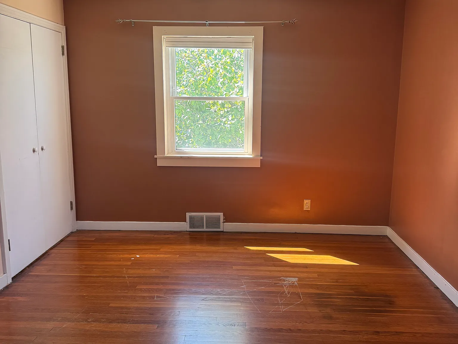 3 bed, 1401 sqft, $1,950 — Photo 4