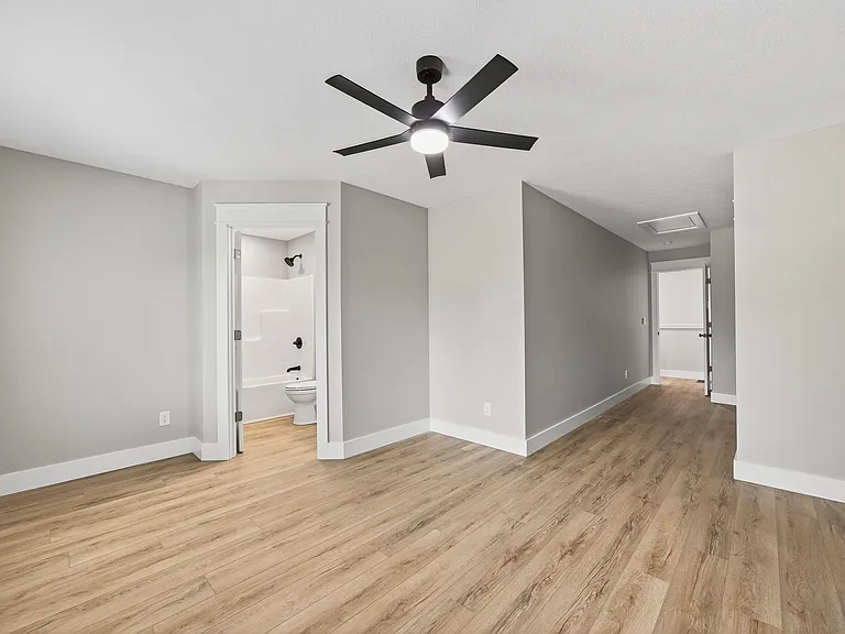 902 N Madison St — Photo 18