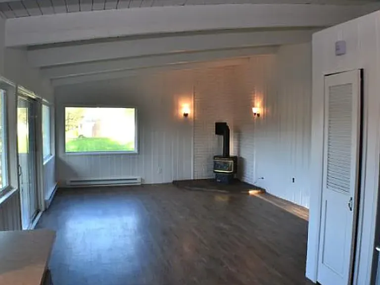 195 Elliott Way — Photo 4