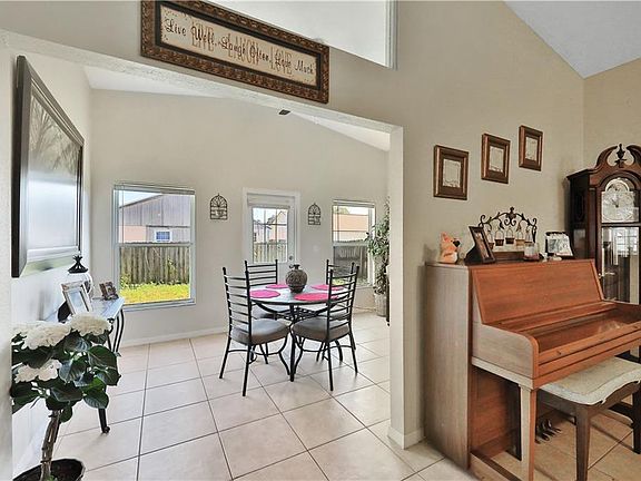5th image of 65 Saint Kitts Cir