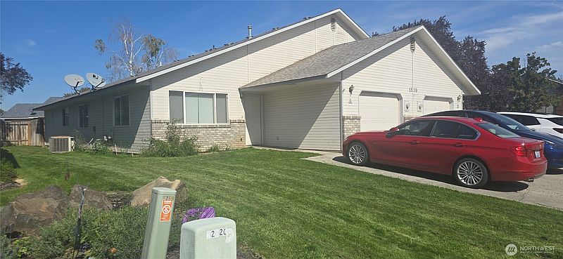 2nd image of 1255 Westbrook Loop