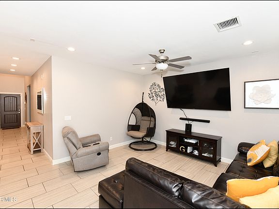 5th image of 417 Stetson Dr