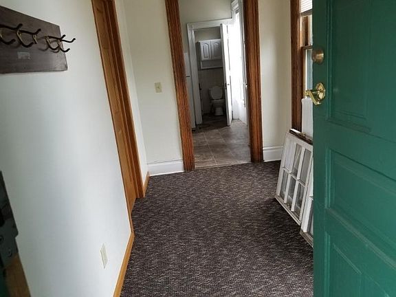 2nd image of 419 4th St S APT 1
