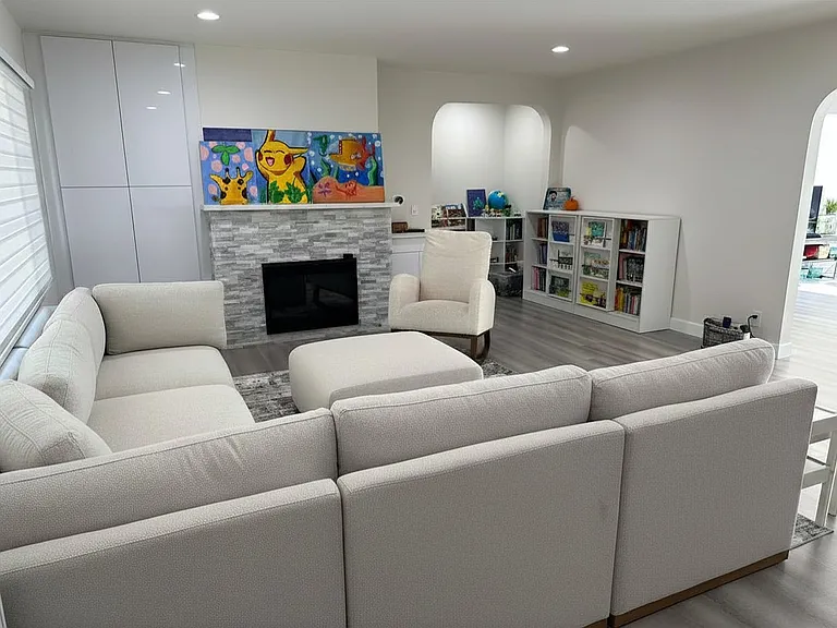 540 Hickory Ln — Photo 3