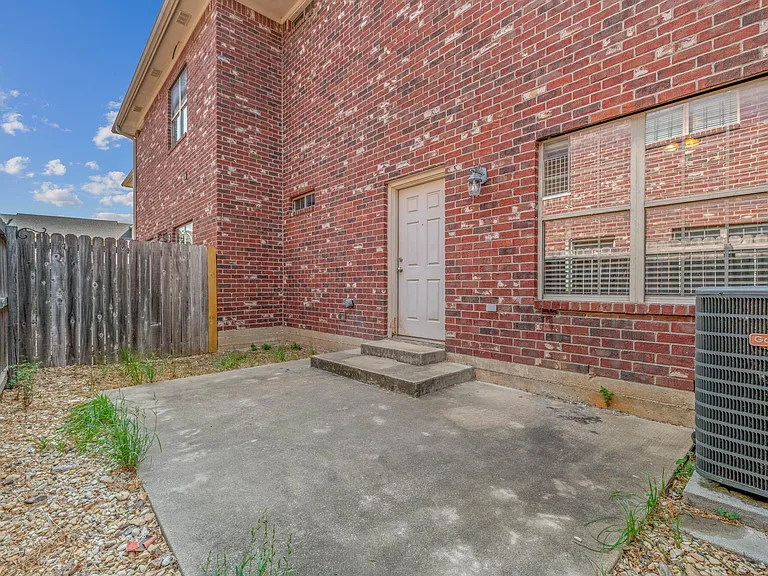 304 Forest Dr — Photo 19