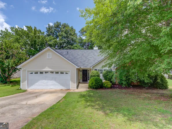 949 Harbins Pass Dr, Dacula, GA 30019