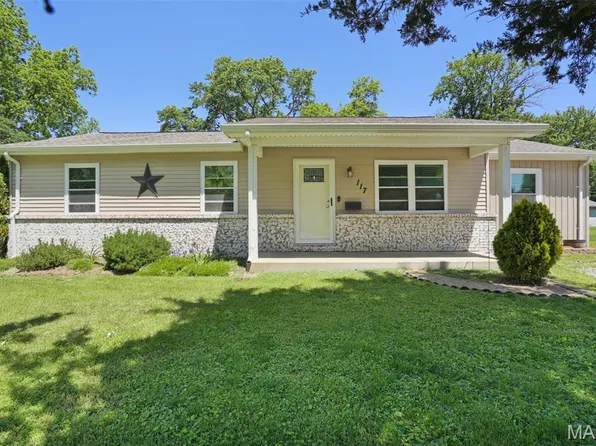 117 W Oak St, Mascoutah, IL 62258