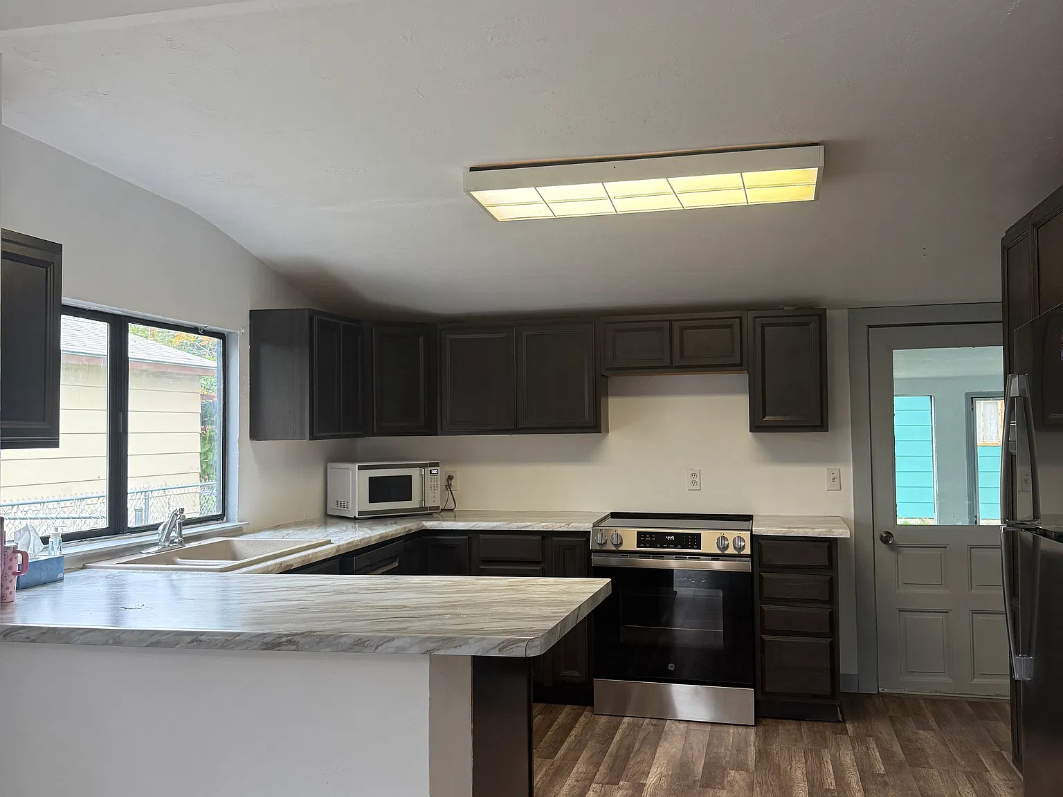 3 bed, 1200 sqft, $1,850 — Photo 3