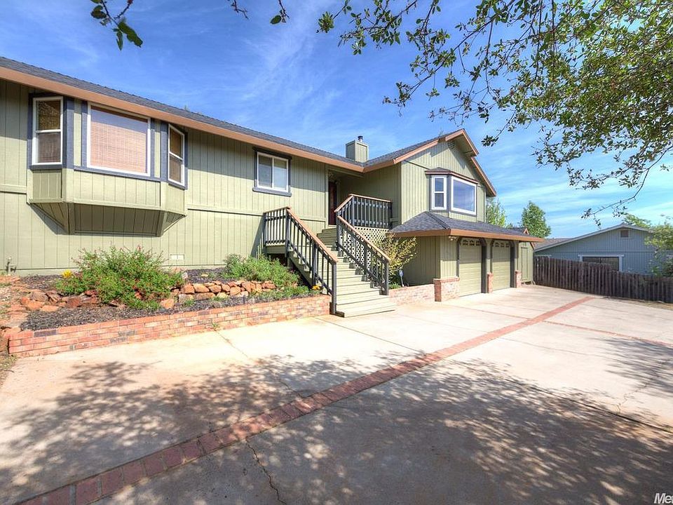 1st image of 3513 Santos Cir