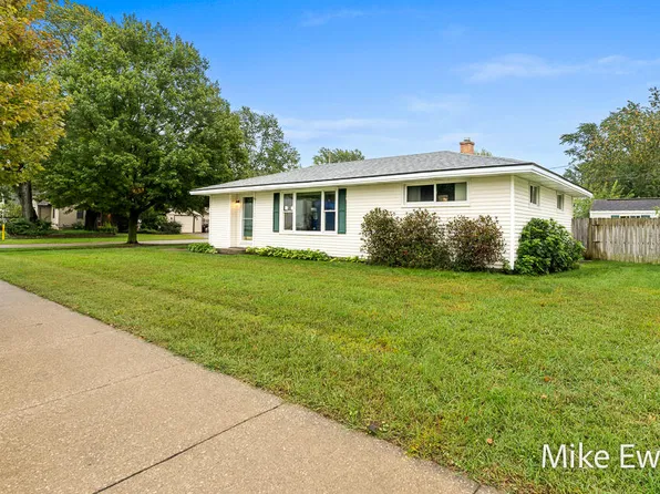 360 W 32nd St, Holland, MI 49423