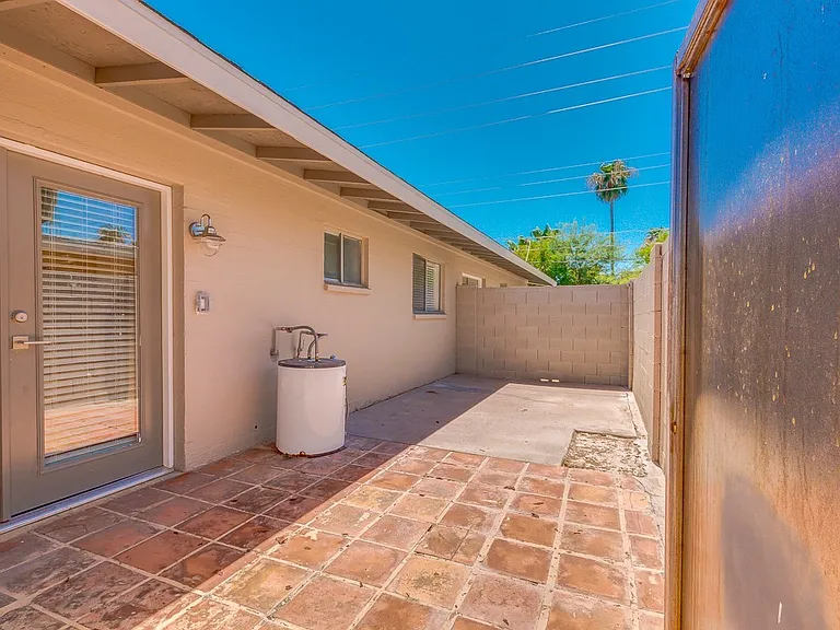$0 First Month Rent! Remodeled 2 Bed Casita w/ Private Patio, W/D & Pool — Photo 25