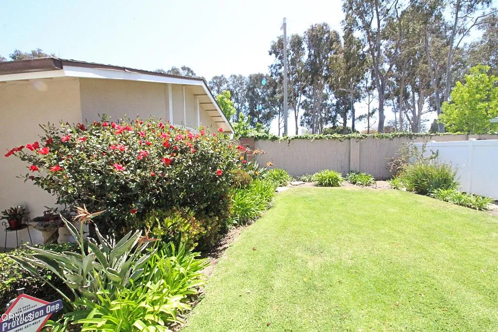 2 bed, 3.0 bath, 1747 sqft, $3,200 — Photo 2