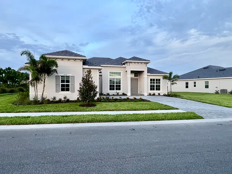 17130 Albatross Rd — Photo 2