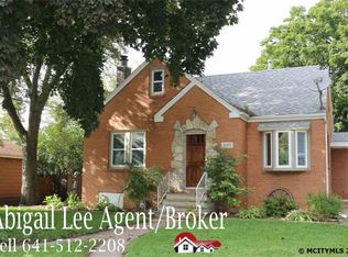 230 24th St SW, Mason City, IA 50401