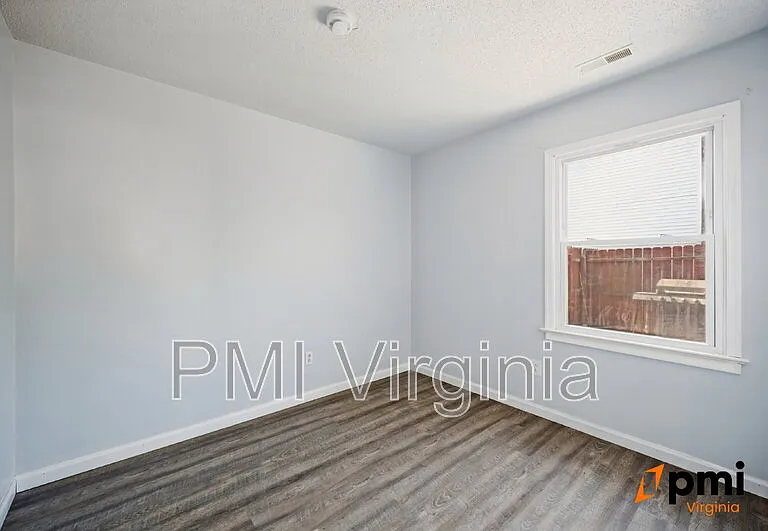 1701 Darrow St — Photo 17