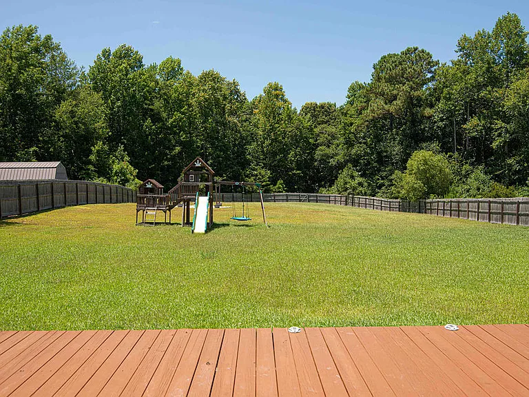 125 Bridgeport Dr — Photo 33