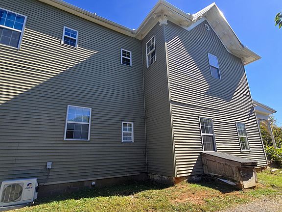 2nd image of 311 Silver Pl