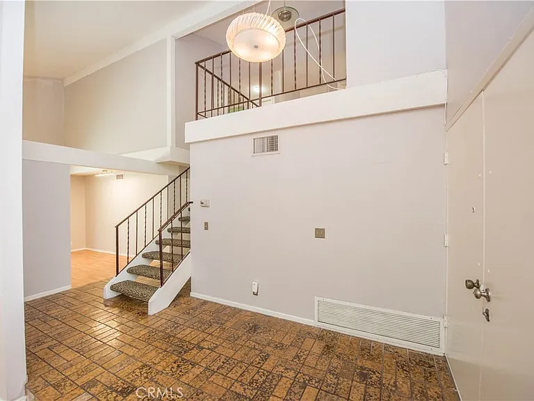 1709 Beechwood Ave — Photo 7
