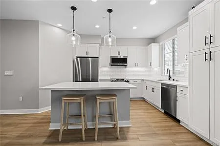 3 bed, 1653 sqft, $4,000 — Photo 2