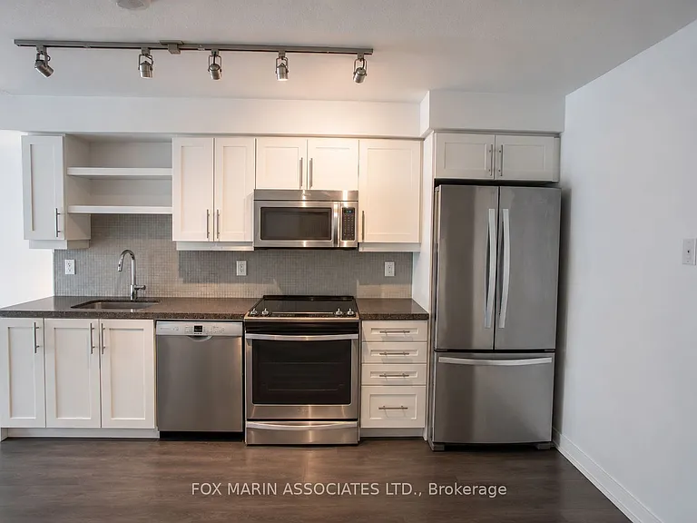 525 Adelaide St W #614 — Photo 2