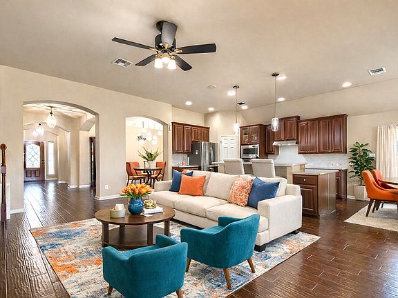 5th image of 1009 Oak Ridge