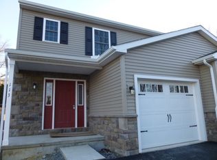 113 Front St, Akron, PA 17501