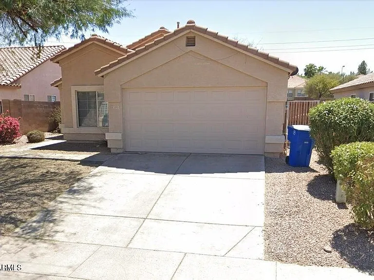 1203 W Kesler Ln — Photo 1
