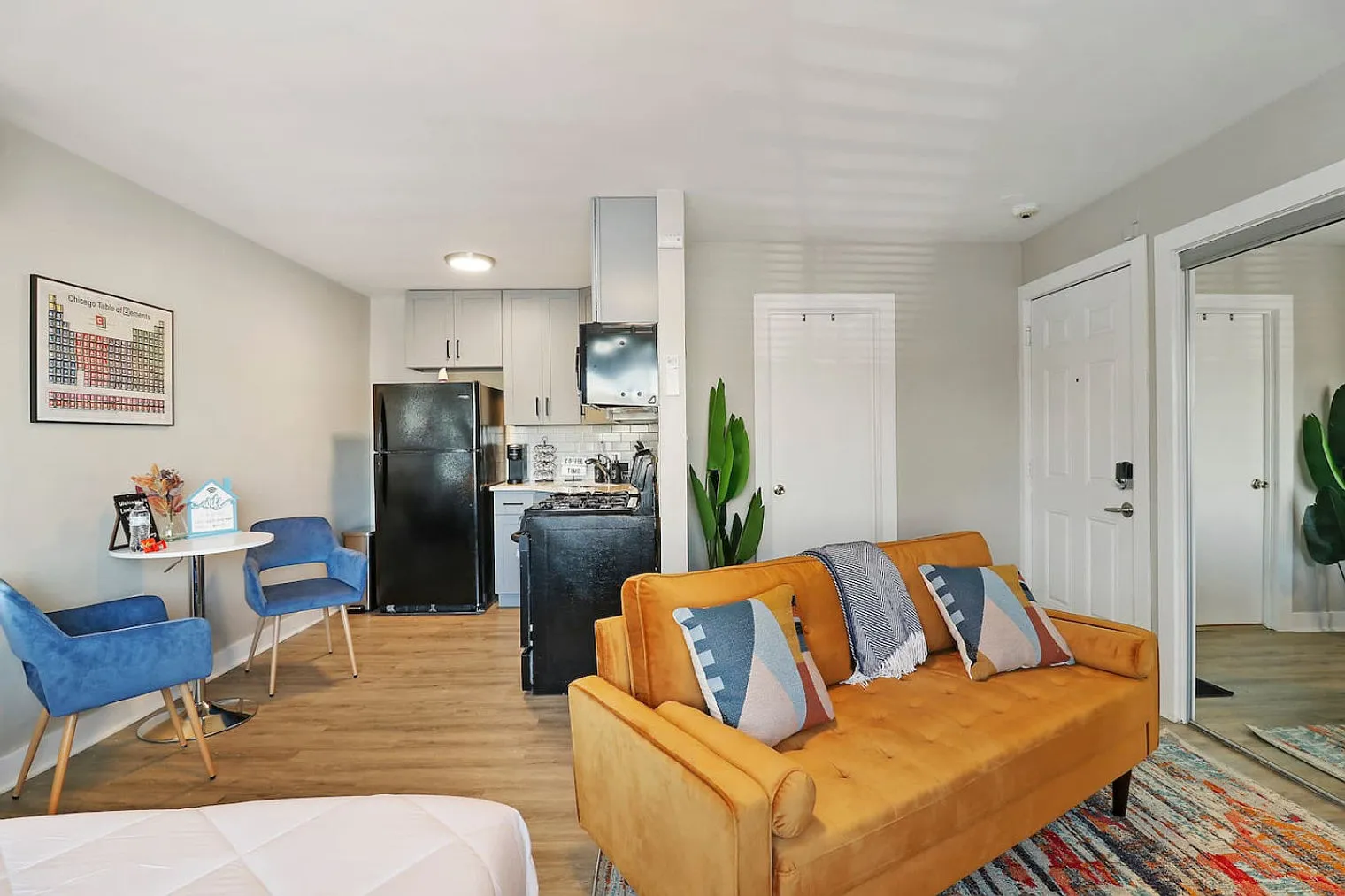 1 bed, 1.0 bath, $2,418 — Photo 4