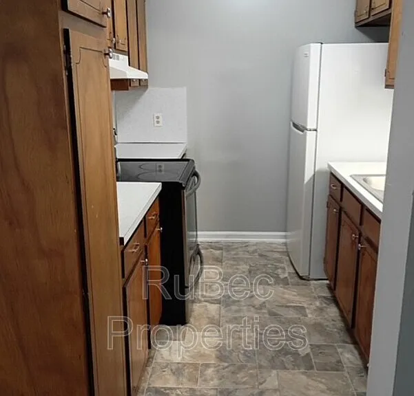 913 Nottingham Dr #33 — Photo 6