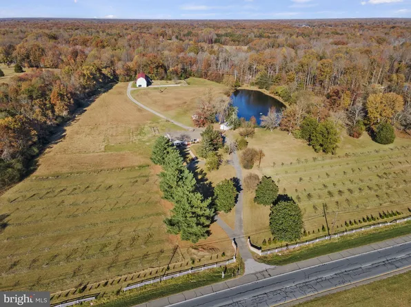 5861 Sapp Pl, Hughesville, MD 20637