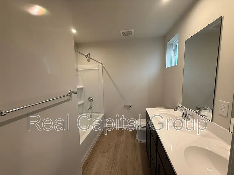 106 South Dr — Photo 33