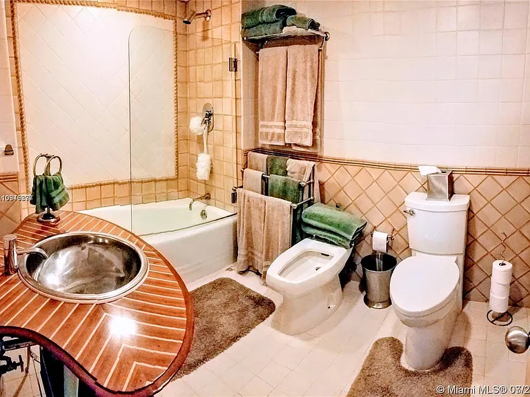 15645 Collins Ave #206 — Photo 46