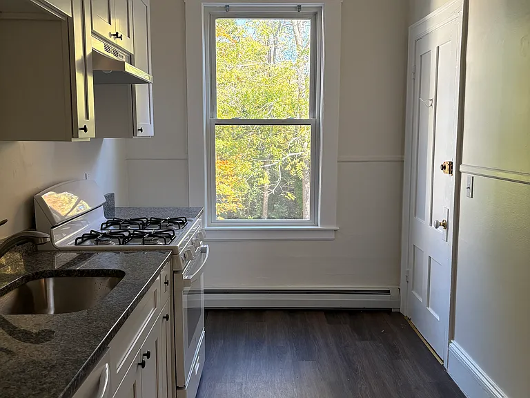 42 Preston St #4 — Photo 9