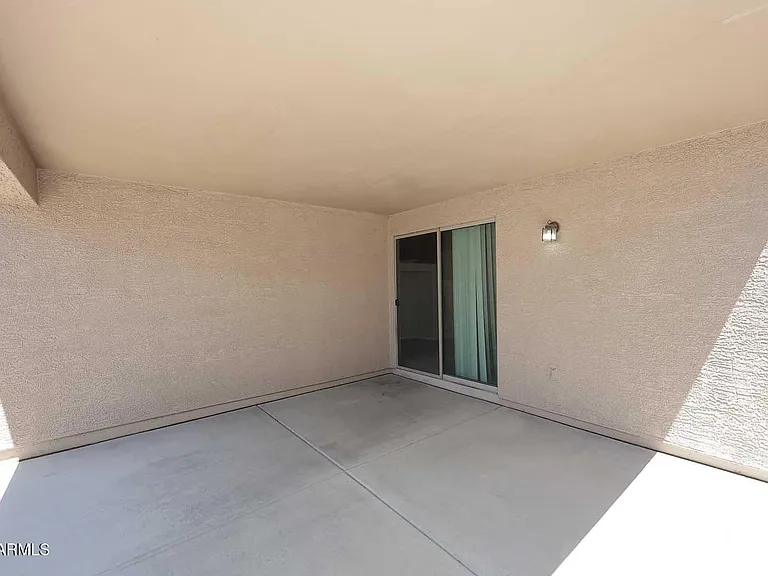 10945 W Loma Ln — Photo 26