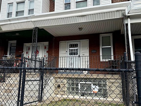 2nd image of 1529 Rosalie St