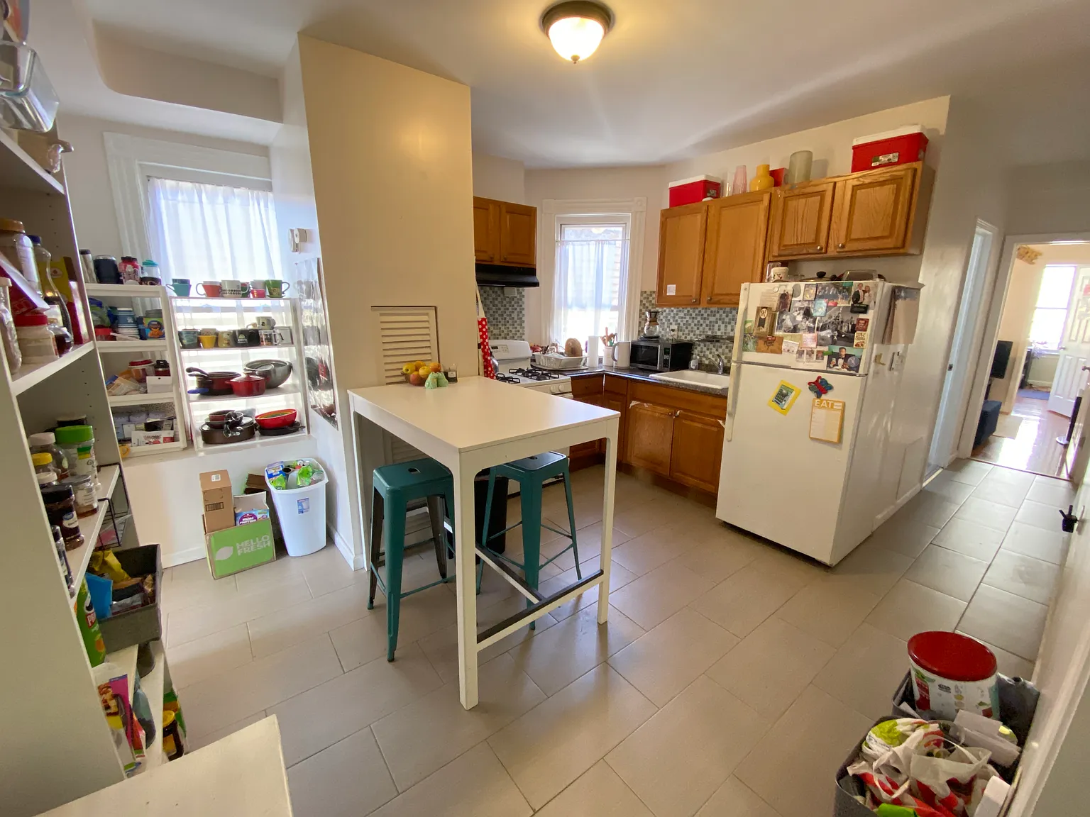 2 bed, 850 sqft, $1,900 — Photo 4