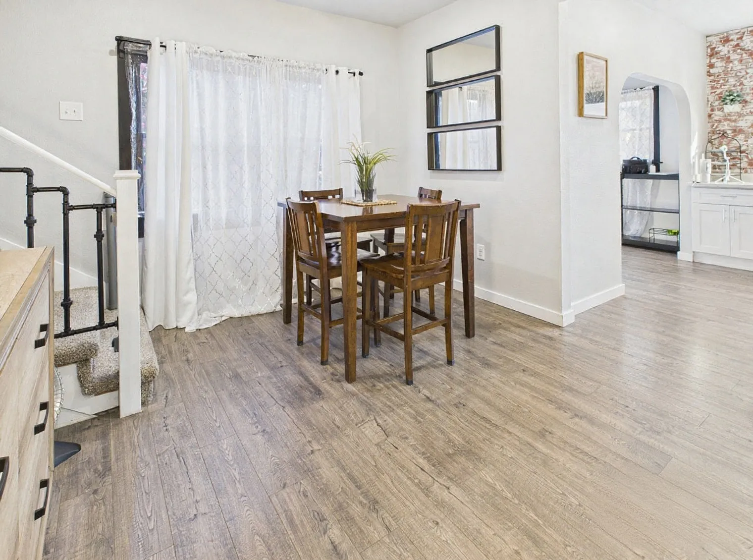 5 bed, 3.0 bath, 2249 sqft, $7,989 — Photo 4