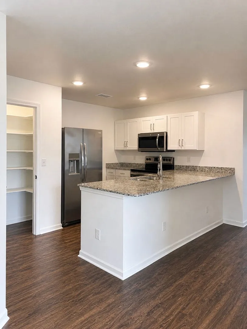 424 & 426 Alex Jordan Dr — Photo 2