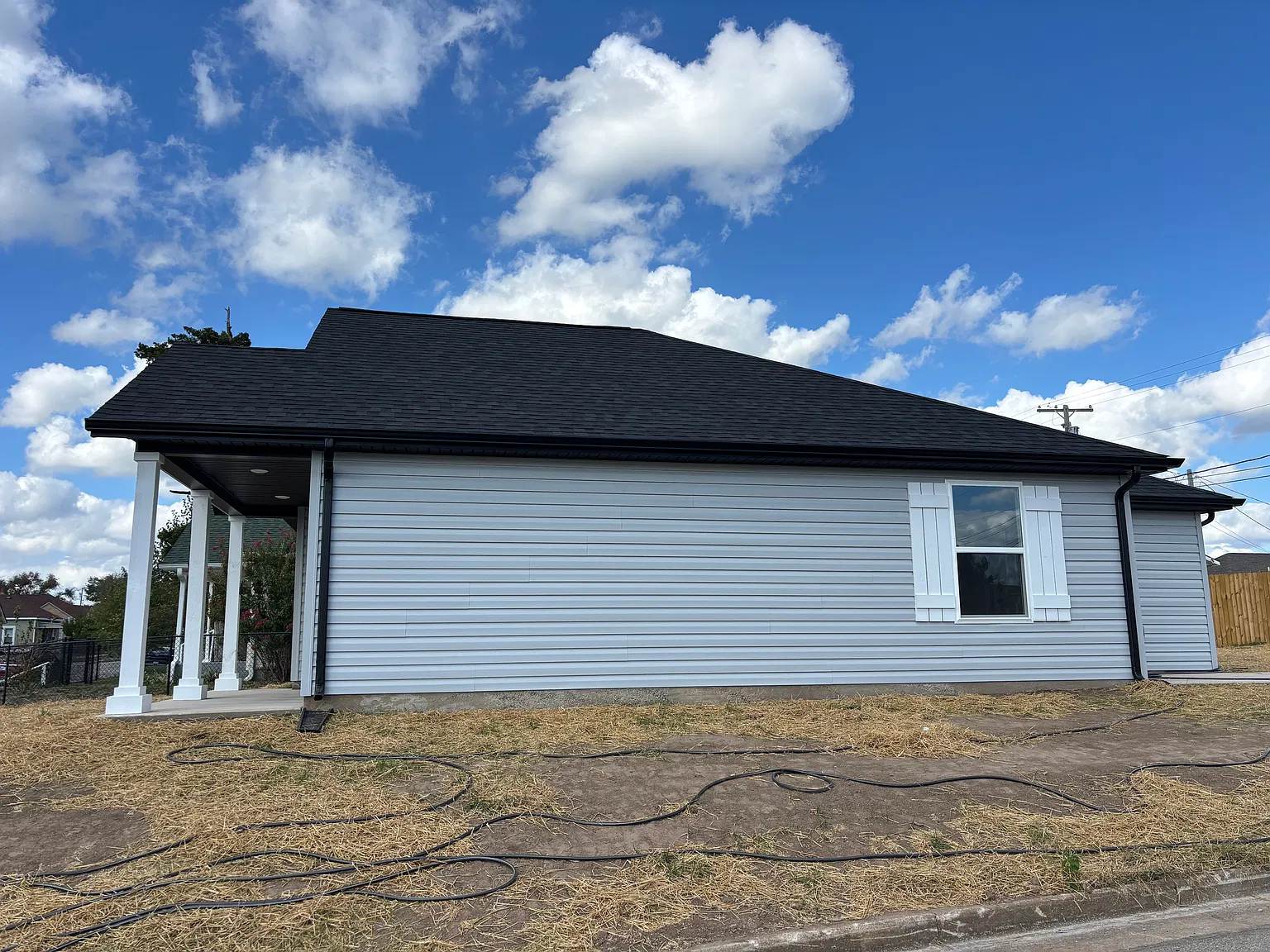 3 bed, 1200 sqft, $1,300 — Photo 2