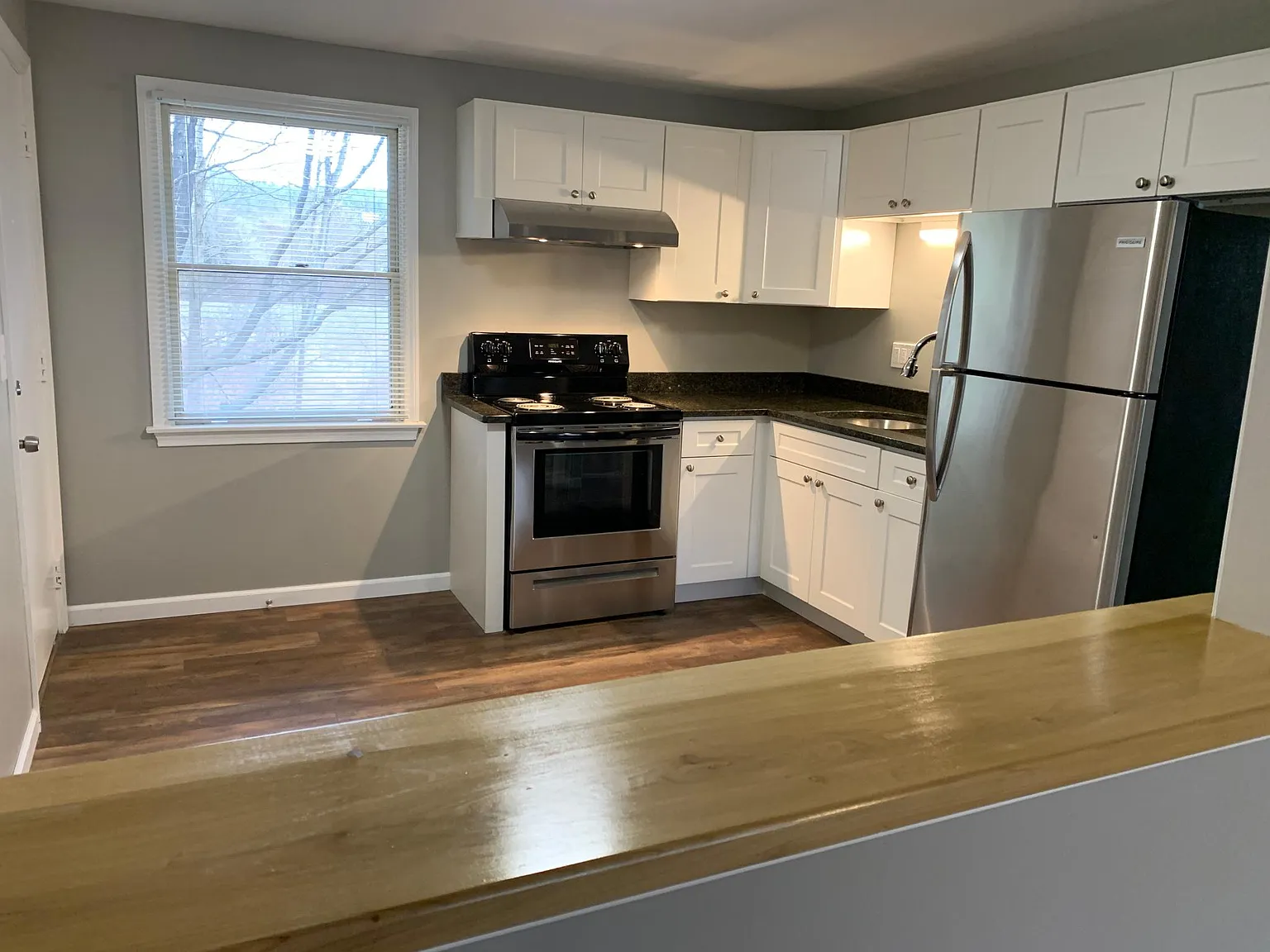 2 bed, 650 sqft, $1,845 — Photo 2