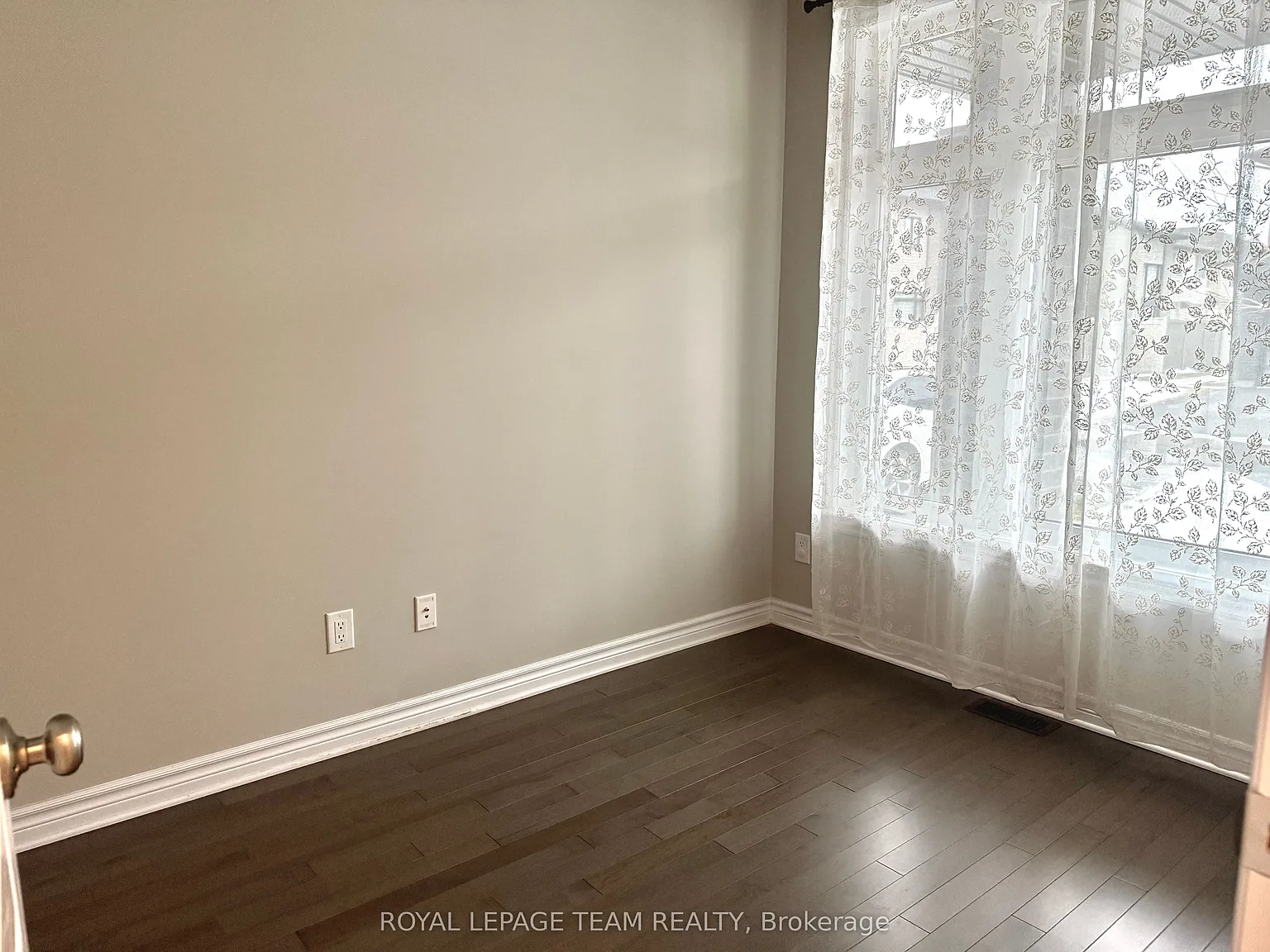 3 bed, $3,000 — Photo 3