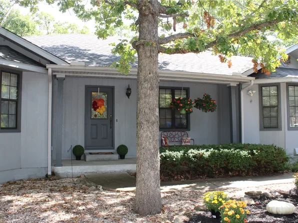 34 Mission Hills Ln #8, Eureka Springs, AR 72631