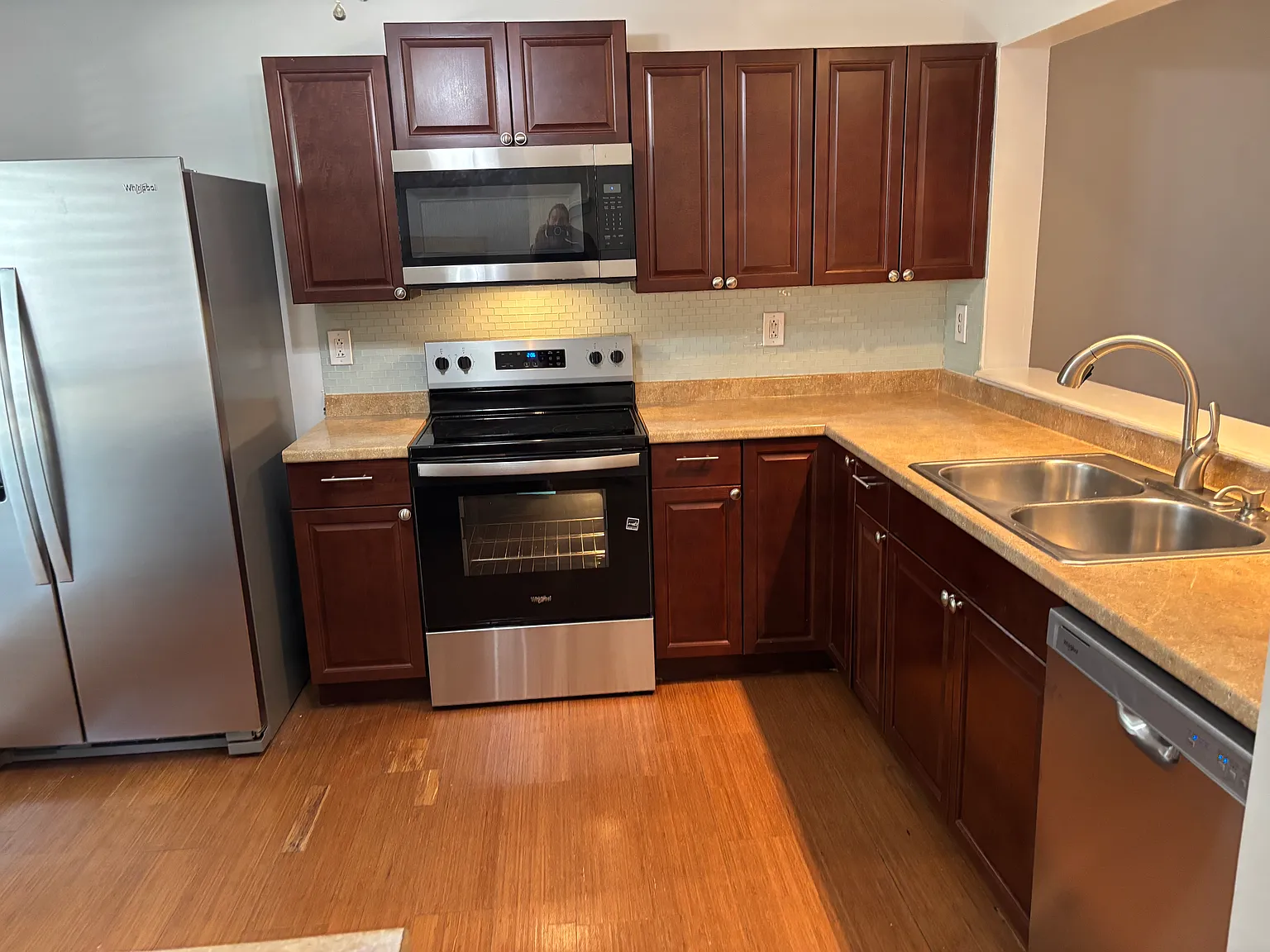 2 bed, 2.5 bath, 1200 sqft, $2,000 — Photo 4