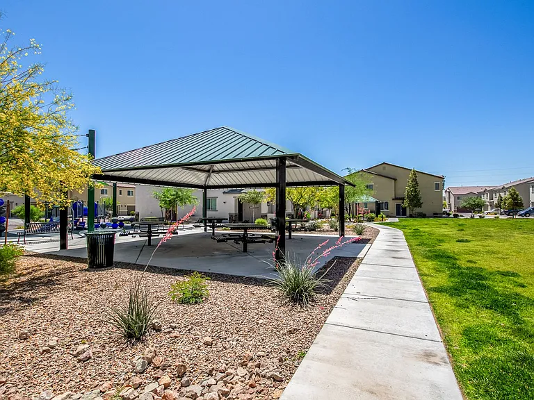 825 Star Estates Ave — Photo 32