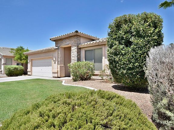 3rd image of 2080 E Bellerive Pl