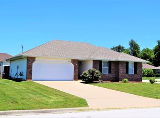 5535 W David St, Springfield, MO 65802