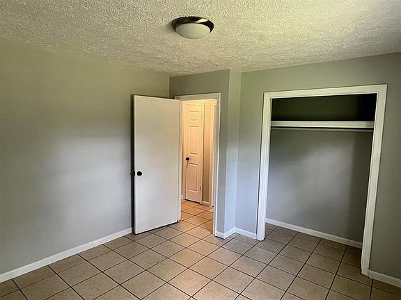 4th image of 1601 W Lowry Ave #A