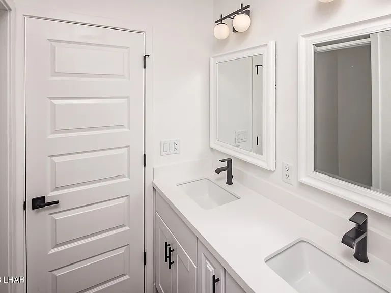 3705 Challenger Dr — Photo 21