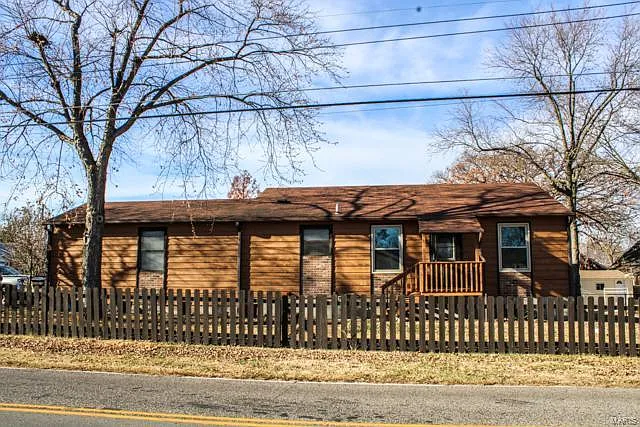 301 Lenhardt Ave photo 1